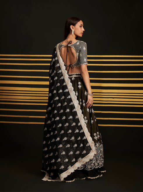 Sathi Lehenga